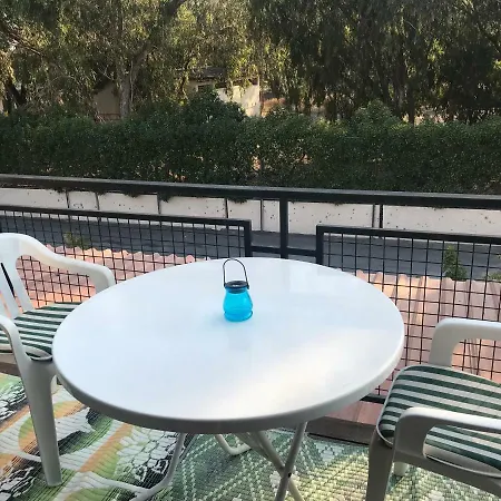 Aria Beach House * Βορόκλινη