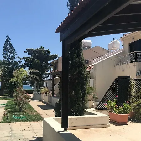 Aria Beach House בית נופש
